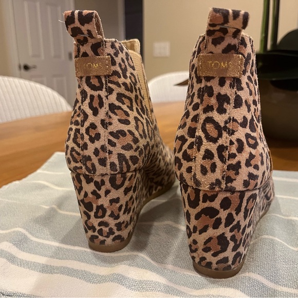 Women’s Tom’s Kelsey Leopard Booties 7.5 - Picture 3 of 6